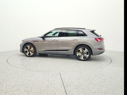 Used 2023 Audi e-tron Premium Plus w/ Premium Plus Package image 8