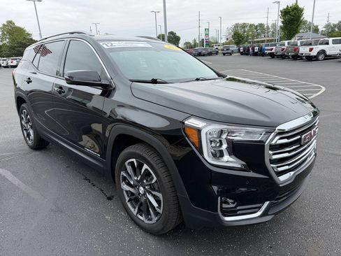 Used 2023 GMC Terrain SLT w/ Tech Package AWD/4WD image 4