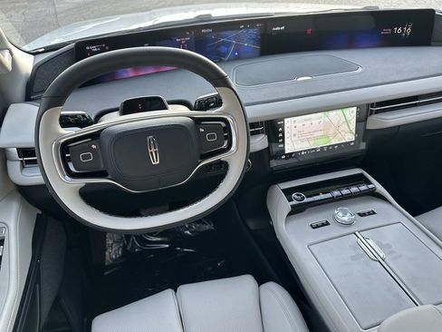 New 2026 Lincoln Navigator L Reserve image 32