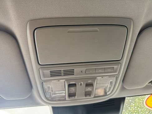 Used 2022 Honda CR-V Touring image 25