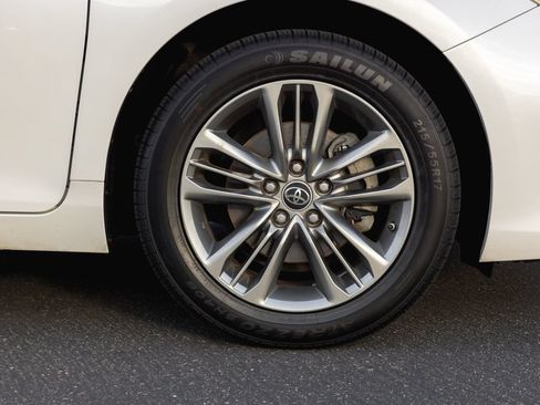 Used 2016 Toyota Camry SE FWD image 4