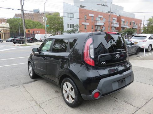 Used 2015 Kia Soul FWD image 5
