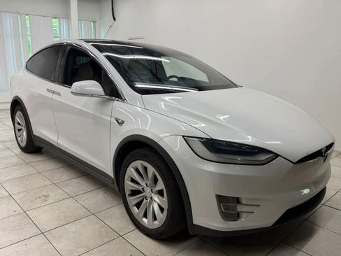 Used 2020 Tesla Model X Long Range AWD/4WD image 1