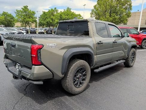 Used 2025 Toyota Tacoma TRD Off-Road w/ TRD Off Road Premium Package AWD/4WD image 3
