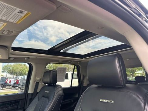 Certified 2020 Ford Expedition Platinum RWD image 3