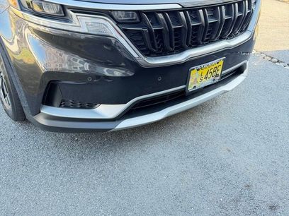 Used 2024 Kia Carnival EX