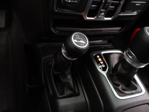 Used 2025 Jeep Gladiator Sport image 27