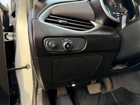 Used 2020 Chevrolet Malibu LS image 22