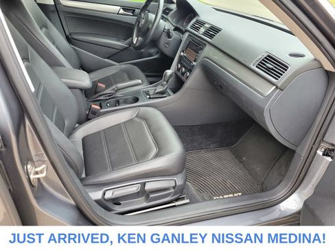 Used 2015 Volkswagen Passat 1.8T Limited Edition FWD image 22