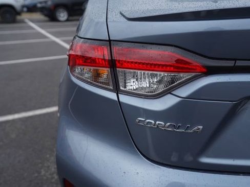 Used 2022 Toyota Corolla SE w/ Carpet Mat Package (TMS) image 37