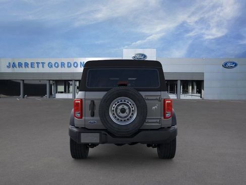 New 2025 Ford Bronco 4-Door image 5