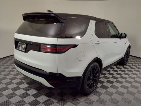 Certified 2025 Land Rover Discovery Dynamic SE image 7