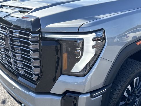 New 2026 GMC Sierra 2500 Denali Ultimate image 9