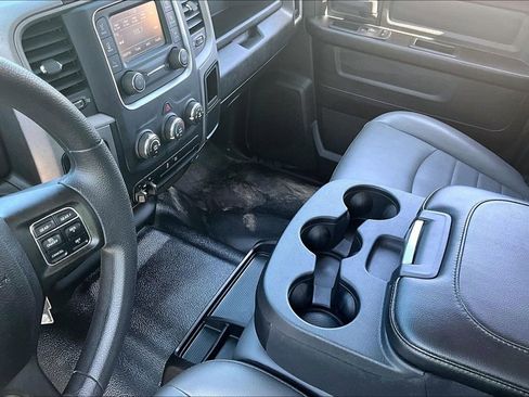 Used 2024 RAM 1500 Tradesman w/ Chrome Appearance Group image 19