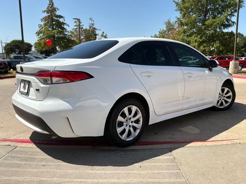 Used 2020 Toyota Corolla LE FWD image 6