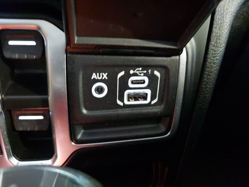 Used 2024 Jeep Wrangler Unlimited AWD/4WD image 20