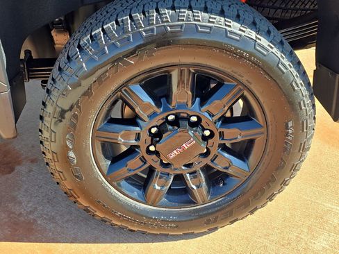 New 2026 GMC Sierra 2500 AT4 w/ AT4 Premium Plus Package AWD/4WD image 34