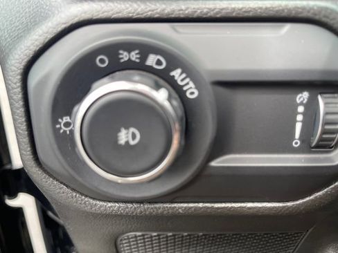 Used 2023 Jeep Wrangler Unlimited Sahara AWD/4WD image 15