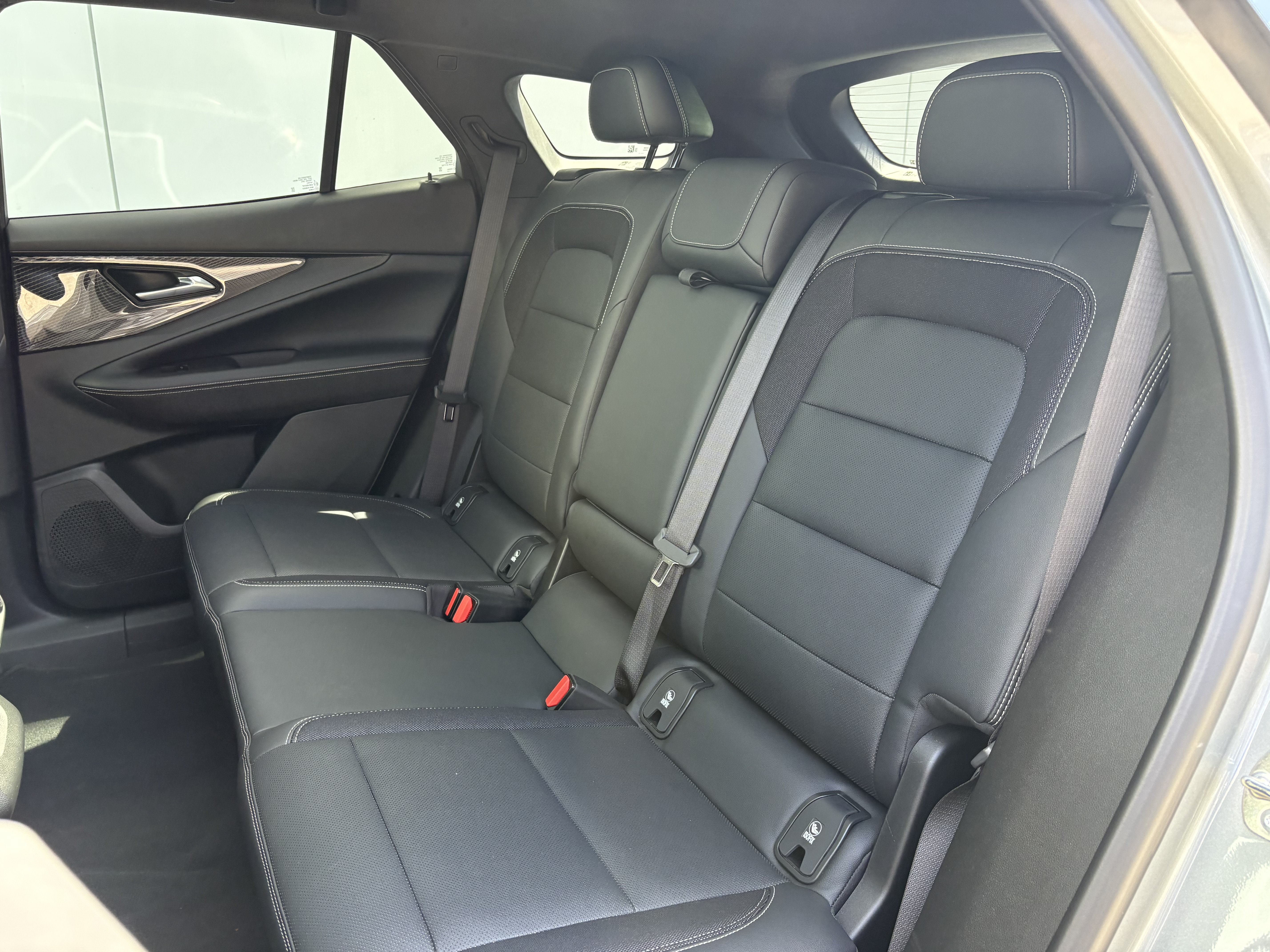 Used 2024 Chevrolet Blazer EV LT AWD/4WD image 12