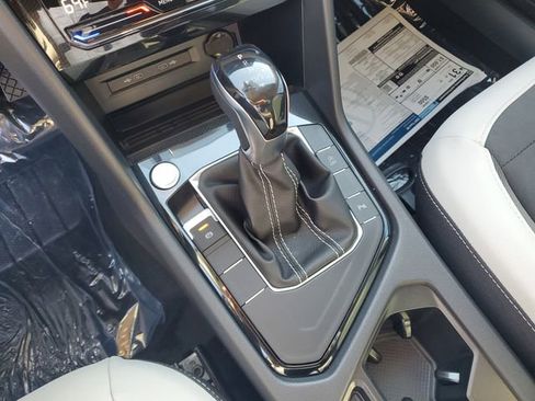 New 2026 Volkswagen Taos SE image 27