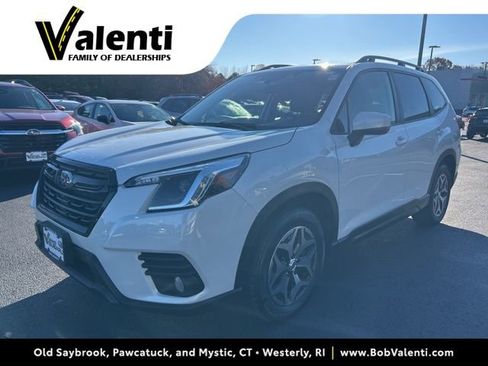 Used 2022 Subaru Forester Premium image 1