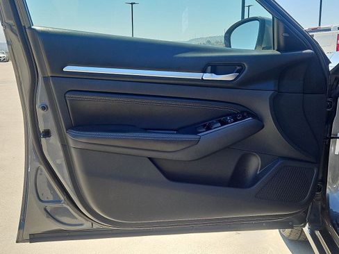 Used 2021 Nissan Altima 2.5 SV FWD image 21