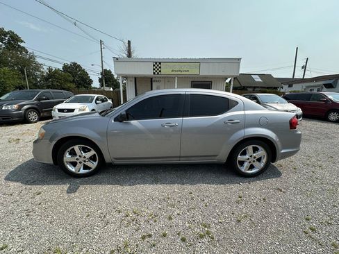 Used 2014 Dodge Avenger SE FWD image 2