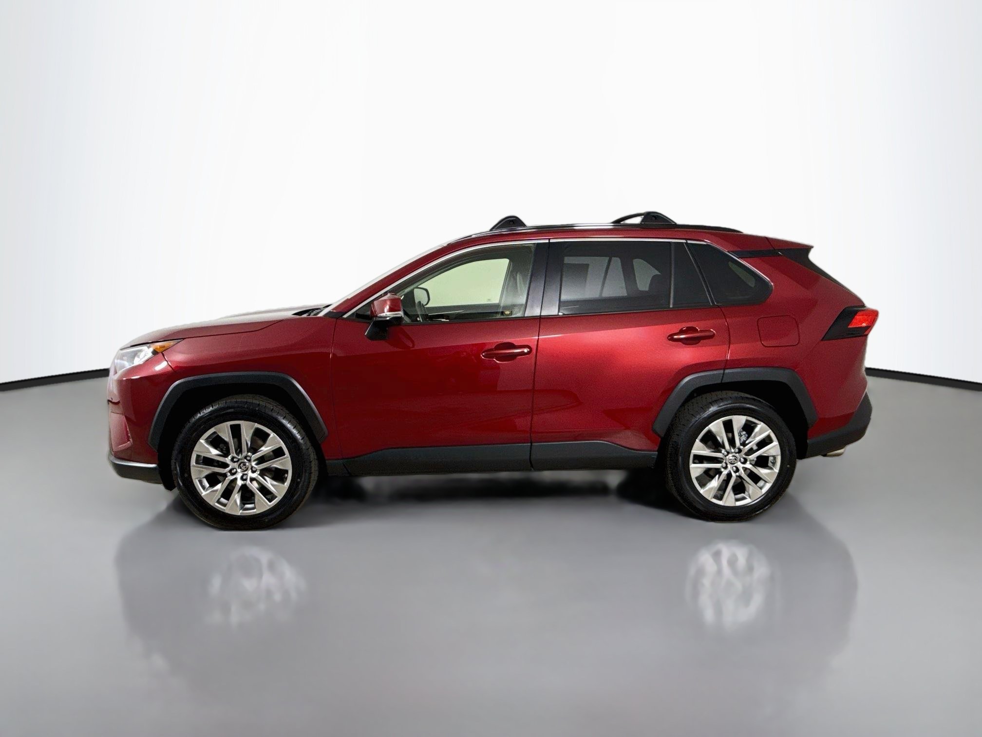 Certified 2019 Toyota RAV4 XLE Premium w/ Advanced Technology Package AWD/4WD image 4