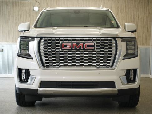 Used 2022 GMC Yukon Denali AWD/4WD image 3