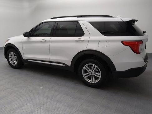 Used 2020 Ford Explorer XLT w/ Equipment Group 202A image 3