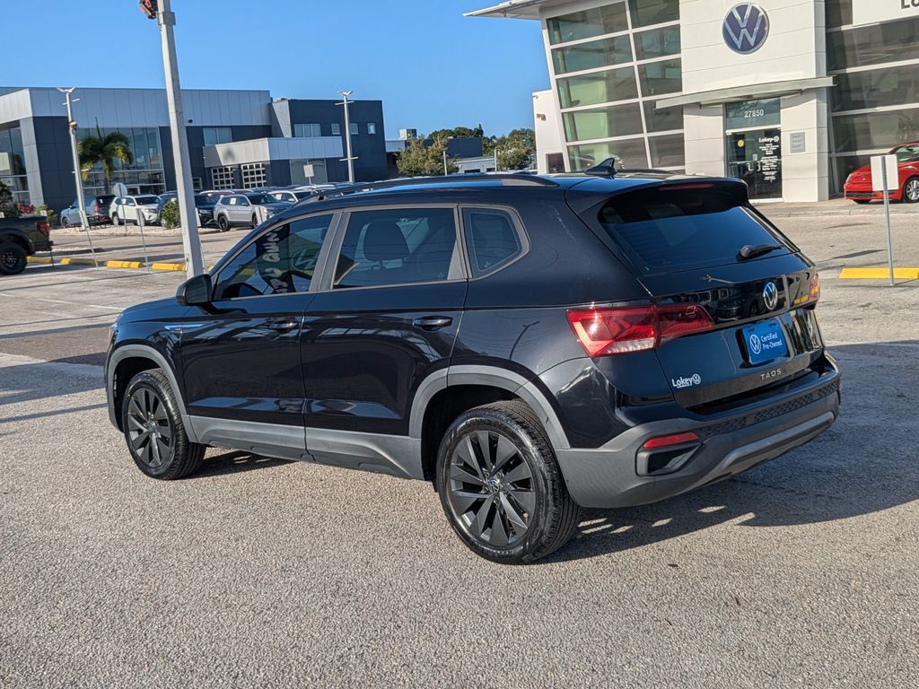 Certified 2022 Volkswagen Taos S FWD image 4