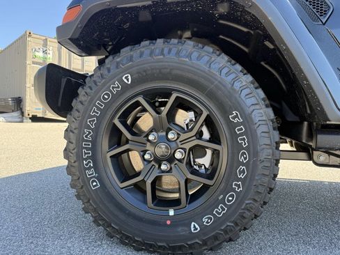 New 2025 Jeep Gladiator Willys image 26