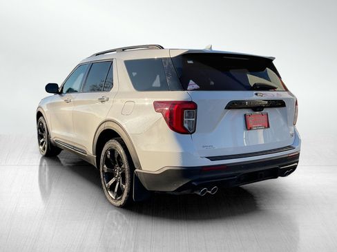 Used 2022 Ford Explorer ST w/ ST Street Pack image 3