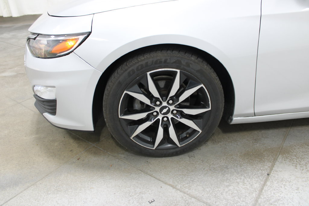 Used 2022 Chevrolet Malibu LT FWD image 14