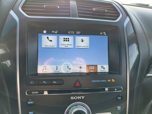 Used 2017 Ford Explorer Platinum image 41