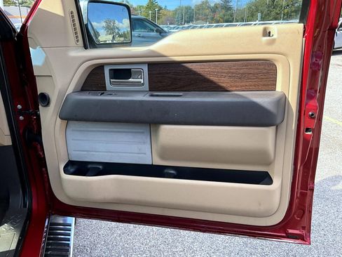 Used 2014 Ford F150 Lariat w/ Lariat Chrome Package image 17