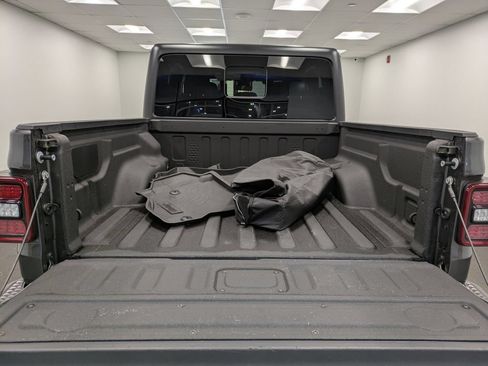 Used 2025 Jeep Gladiator Sport AWD/4WD image 25