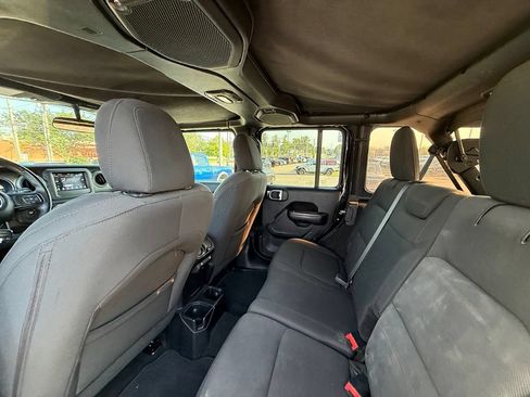 Used 2018 Jeep Wrangler Unlimited Sport S AWD/4WD image 24