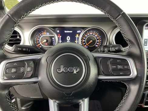 Used 2022 Jeep Wrangler Unlimited Sahara AWD/4WD image 14