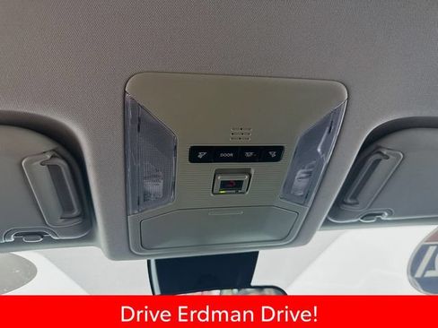 Used 2021 Toyota RAV4 XLE FWD image 18
