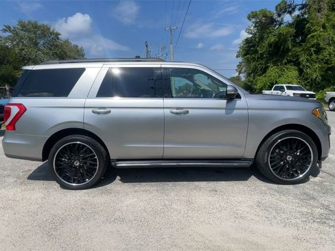 Used 2021 Ford Expedition XLT image 9