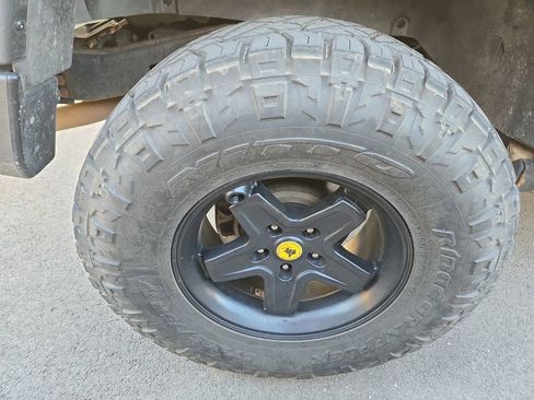 Used 2012 Jeep Wrangler Unlimited Rubicon w/ Connectivity Group image 5