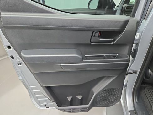 Certified 2025 Toyota Tacoma SR5 AWD/4WD image 19