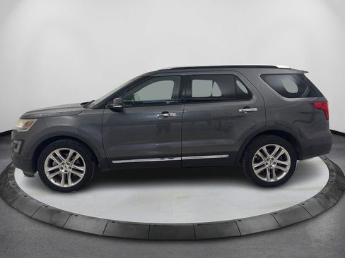 Used 2016 Ford Explorer Limited w/ Equipment Group 301A FWD image 9