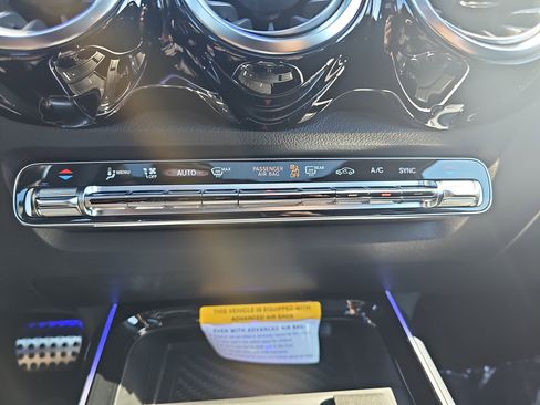 New 2026 Mercedes-Benz GLB 35 AMG 4MATIC image 21