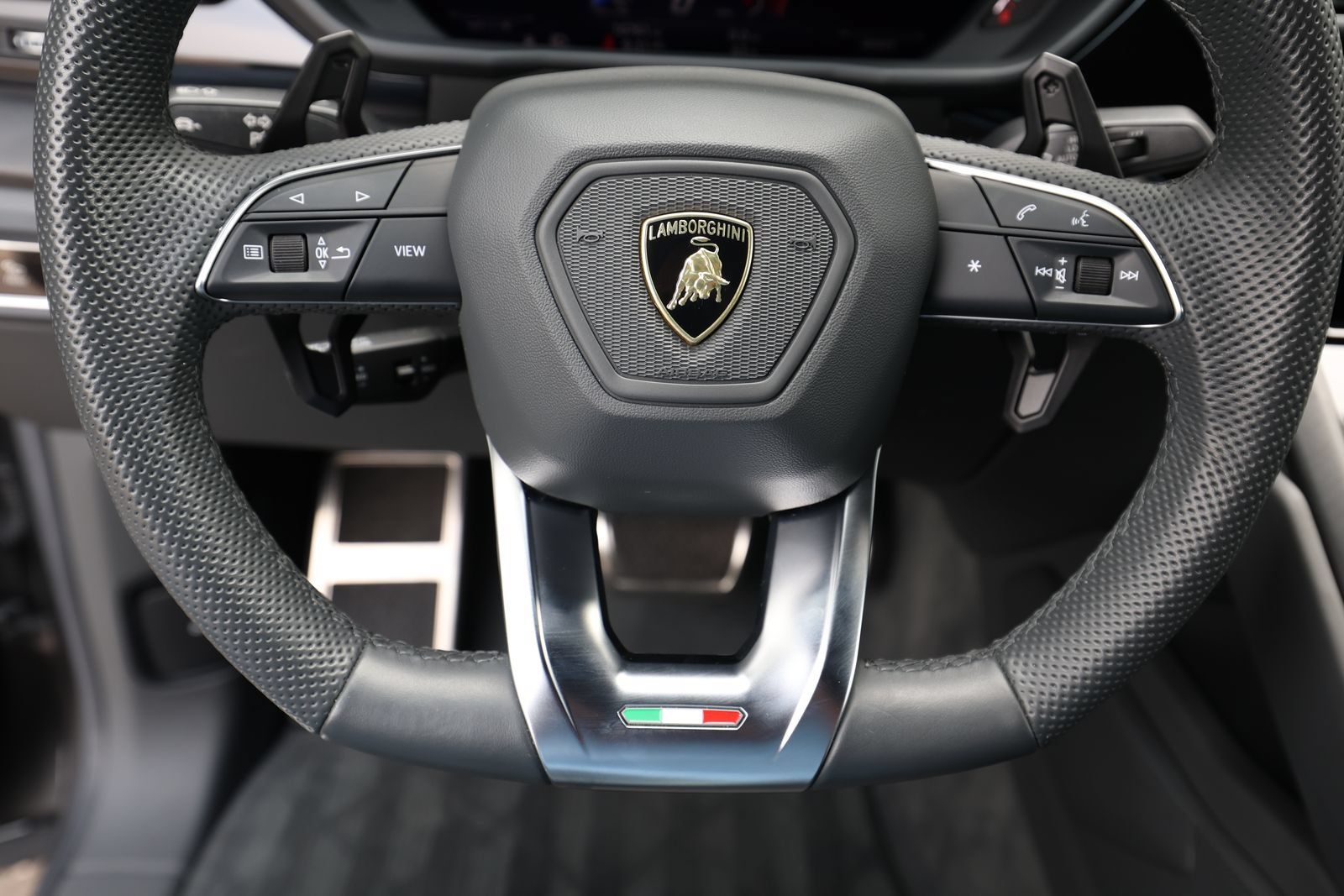 Used 2021 Lamborghini Urus AWD/4WD image 24