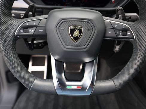 Used 2021 Lamborghini Urus AWD/4WD image 24