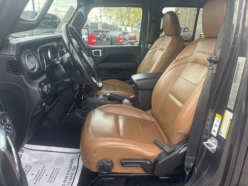 Used 2020 Jeep Gladiator Overland AWD/4WD image 14