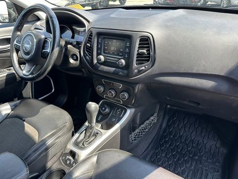 Used 2018 Jeep Compass Latitude image 15