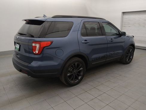 Used 2018 Ford Explorer XLT w/ Equipment Group 202A FWD image 10